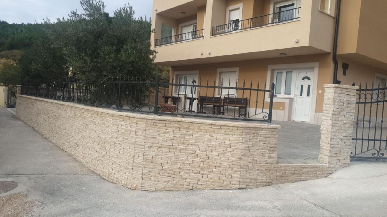 Ferdo 2 Apartment Макарска Екстериор снимка