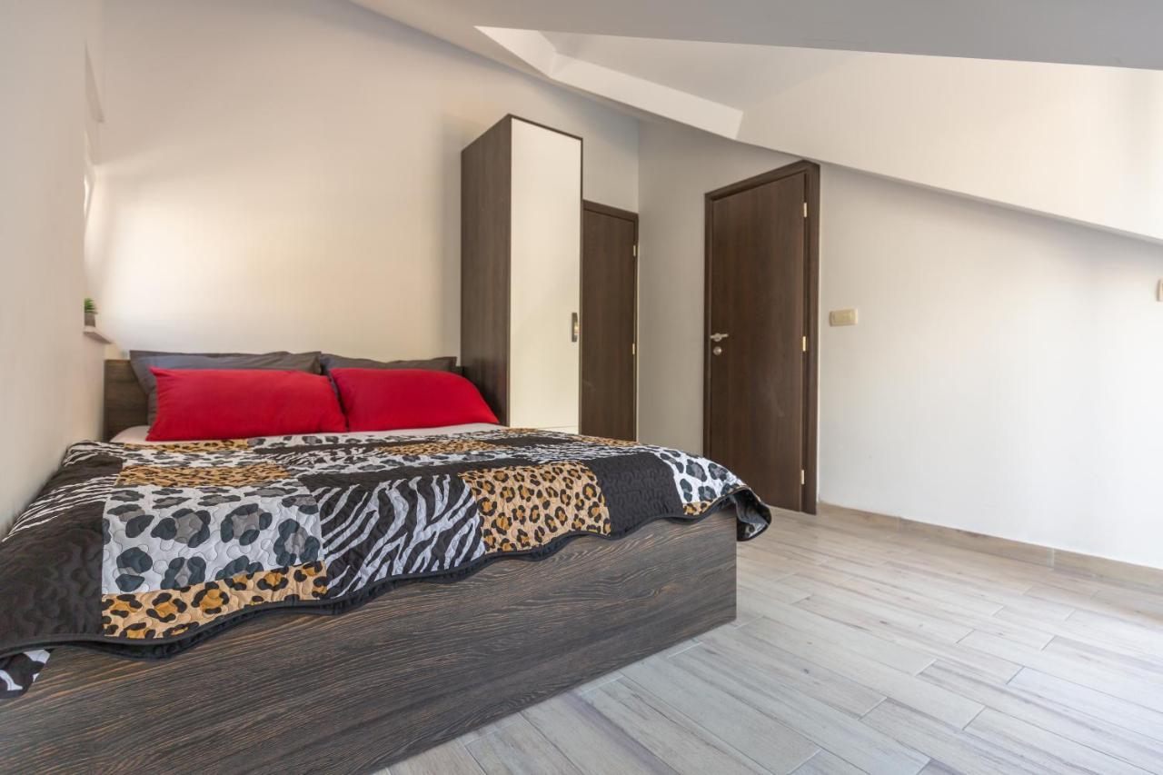Ferdo 2 Apartment Макарска Екстериор снимка